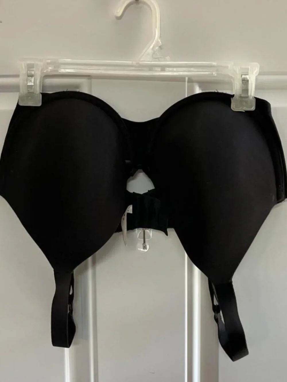 Woman's Ambrielle Black Bra with wire